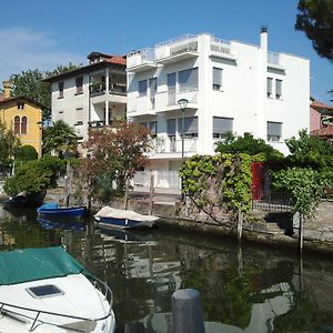 Villa Venice Movie